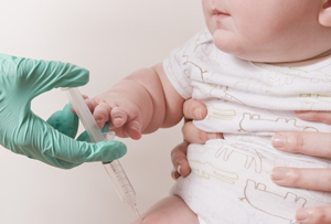 введение прививки младенцу